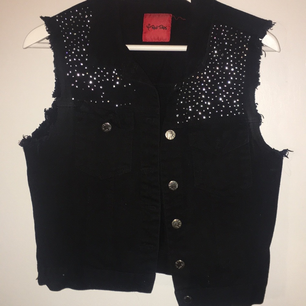 Red Tulips Vest—Black